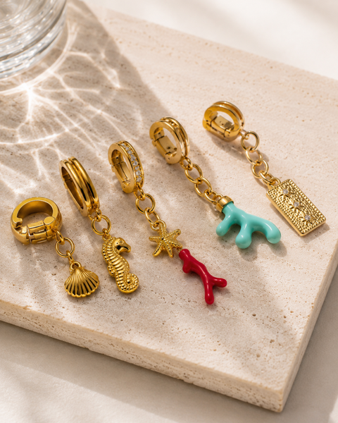 Vergoldeter Bikini Charm Clip mit Zirkonia-Steinen