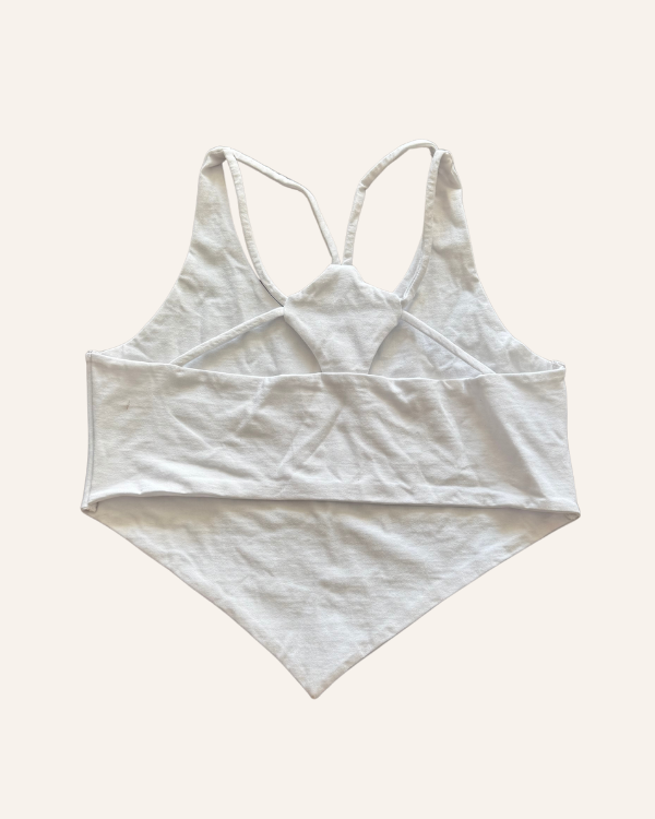 Weisses Yoga Top von hinten
