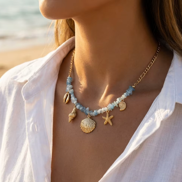 Charm Halskette Azure Story mit blauen Steinen | Sommer Halskette mit goldenen Anhängern