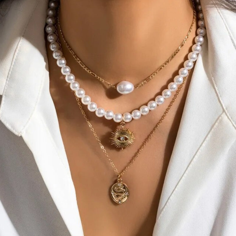 Perlen Halsketten Set aus 3 diversen Halsketten - Perlenkette und Leichtmetall Ketten mit Anhängern 
