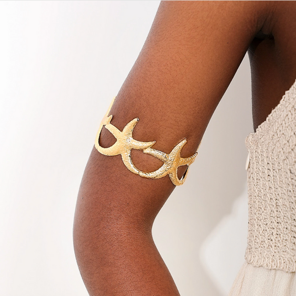 Seestern-Armspange in Gold – Boho Schmuck