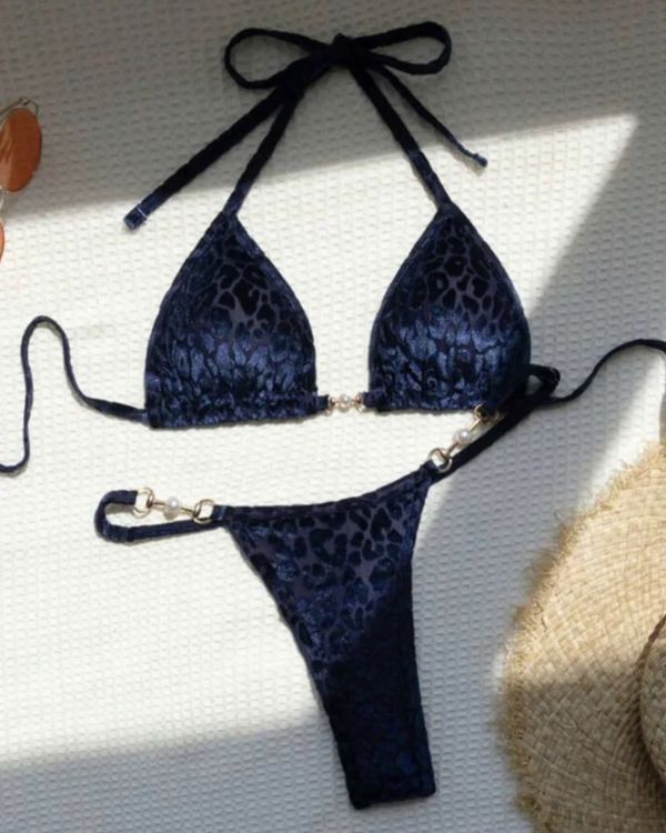 dunkelblaues Triangel Bikini Set mit Leopard Print und Perlen Details - verführerisches hochwertiges Damen Bikini
