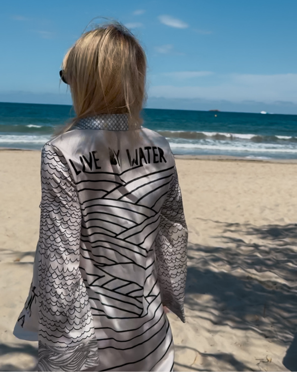 Zweiteiliges Sommer-Outfit mit Meeresprint - Vitamine Sea Bluse mit Shorts