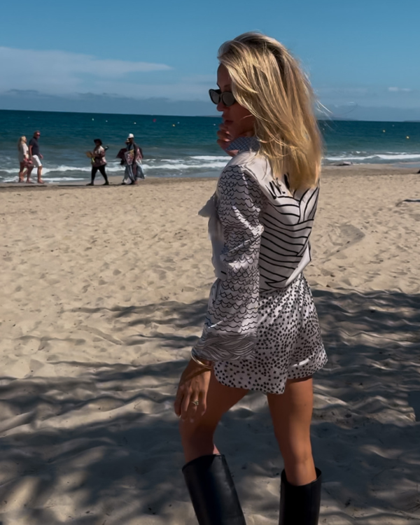 Zweiteiler Damen Set aus Shorts und Bluse mit Kragen mit Schrift "Live by the Sea"