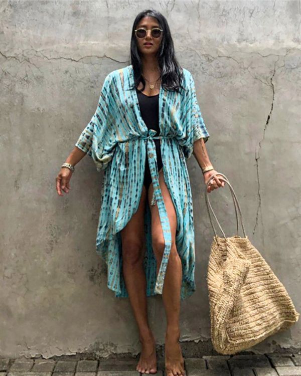 Hellblauer Damen Kimono im Batik Tie Dye Boho Surf Look