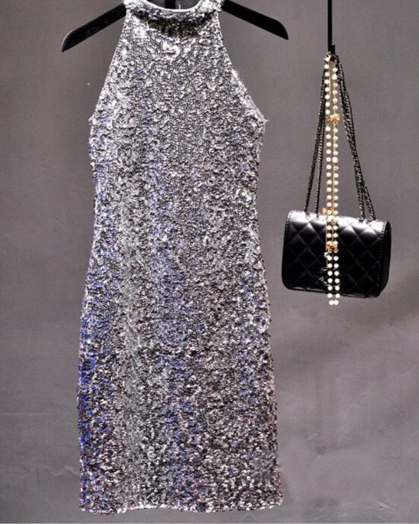 Silbernes Glitzer Pailletten Damen Kleid - Aermellos und hohen Neckholder Verschluss - Sexy Glitzer Damen Kleid silber