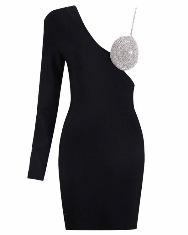 Schwarzes Bodycon Kleid asymmetrisch mit Diamanten Brust auf einer Seite