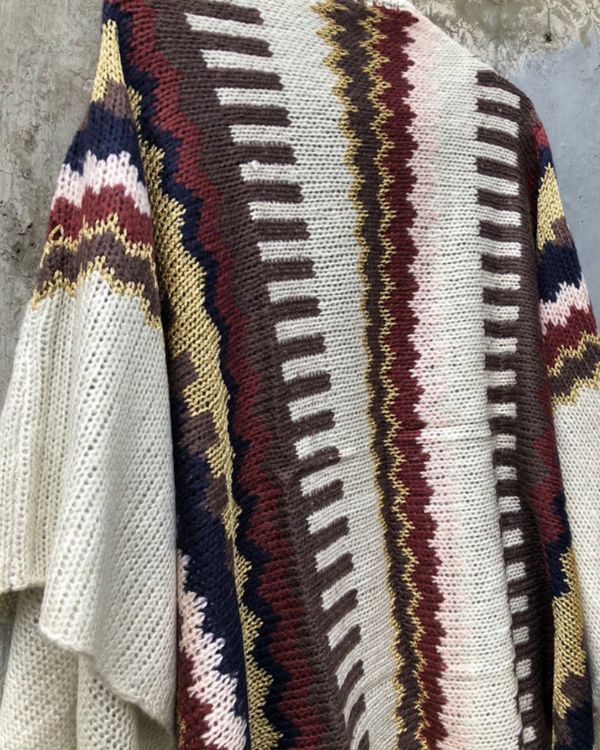 Weisser Strick Poncho Cape mit Mustern im Mexikanischem Look