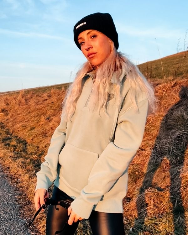 Pullover Hoodie A-Love