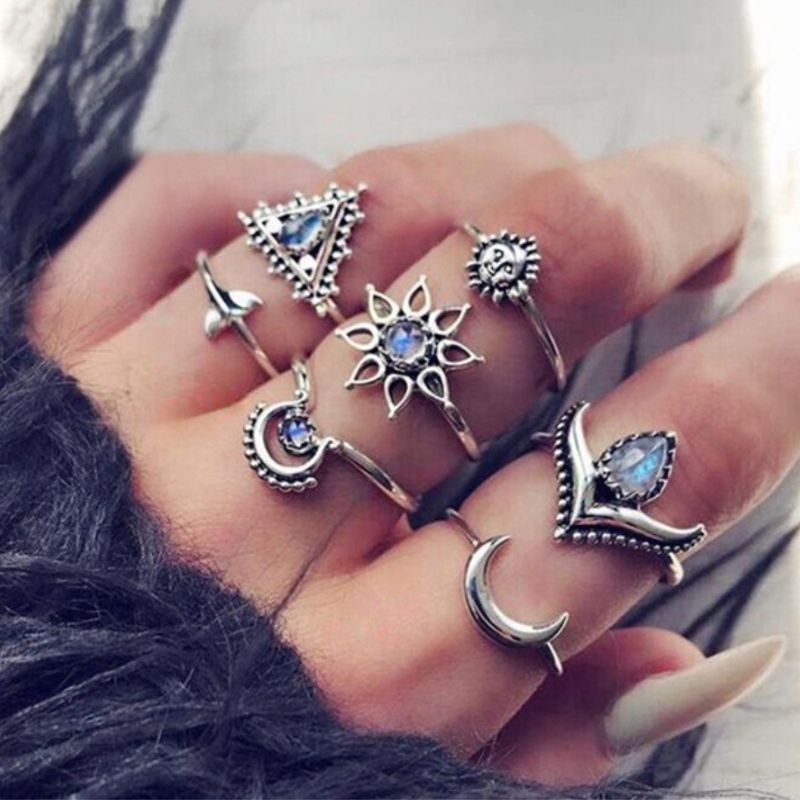 Boho Modeschmuck Ring Set mit Mond, Sonne, Blumen und Walfisch Symbol Design - Hippie Fingerringe