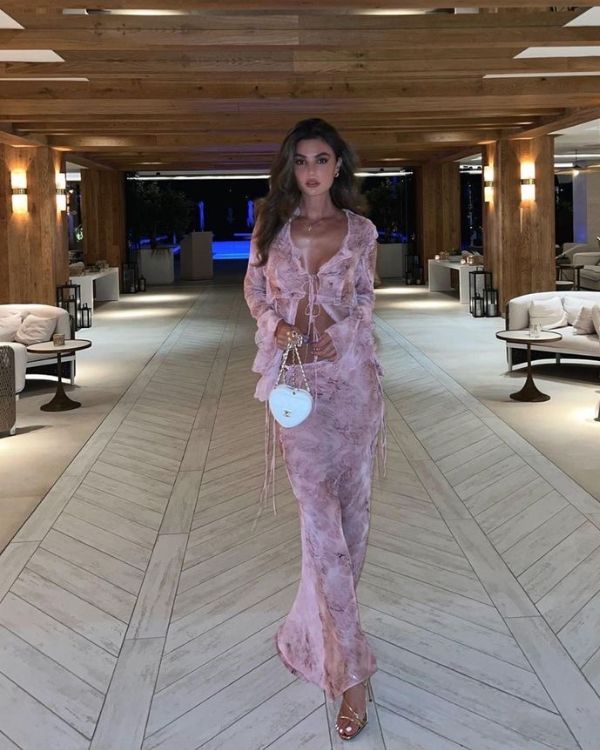 Mesh Zweierset in rosa aus bodenlangem Maxirock und Ruffle Flare Sleeve Bluse mit tiefem Ausschnitt