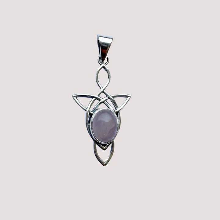 Boho-Schmuck mit spiritueller Bedeutung – Silber-Anhänger mit Rosenquarz