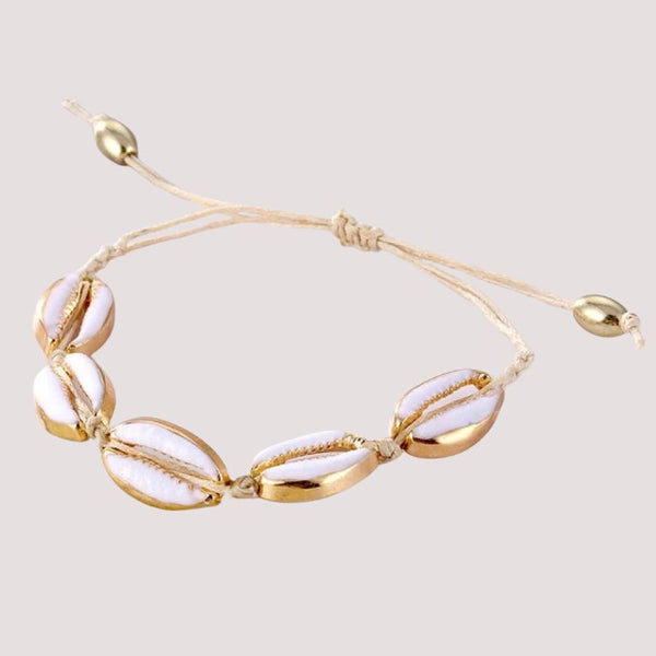 Armband aus Muscheln mit goldenen Details - Boho Sommer Modeschmuck Armband aus Muscheln
