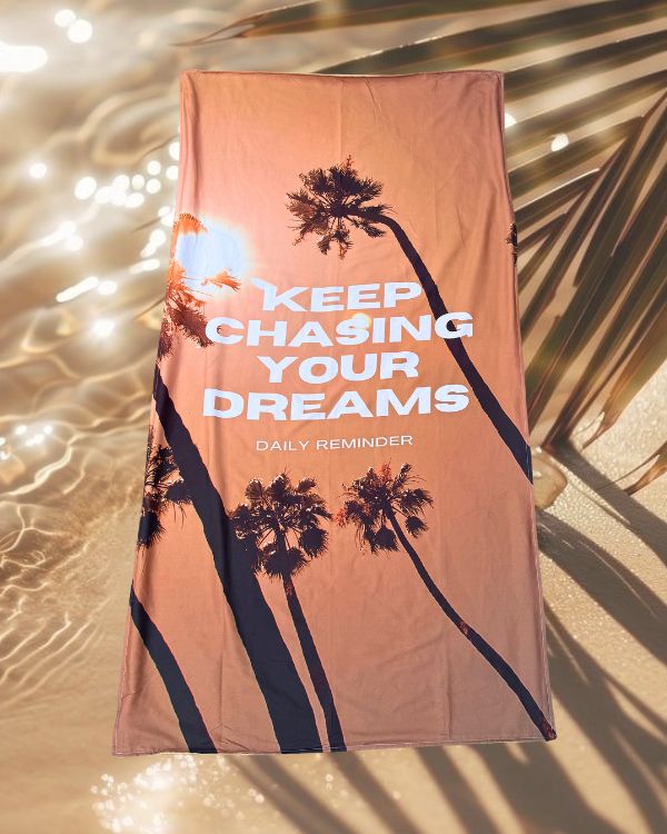 Strandtuch Badetuch mit Text Keep Chasing your Dreams - Sommerliches stillvolles Strandtuch aus Mikrofaser und Frottee 