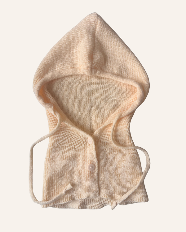 Balaclava mit Knöpfen gestrickt