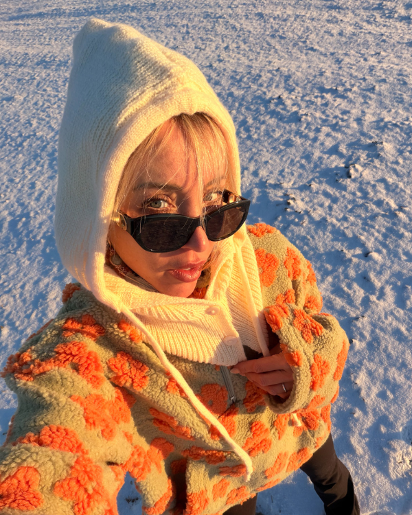 Balaclava Damen warm und weich | Winter Mütze mit Hals- Nackenschutz und Knöpfen 