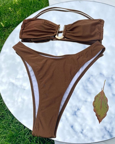 Brauner Bikini mit U-Form Ausschnitt und passender Hose