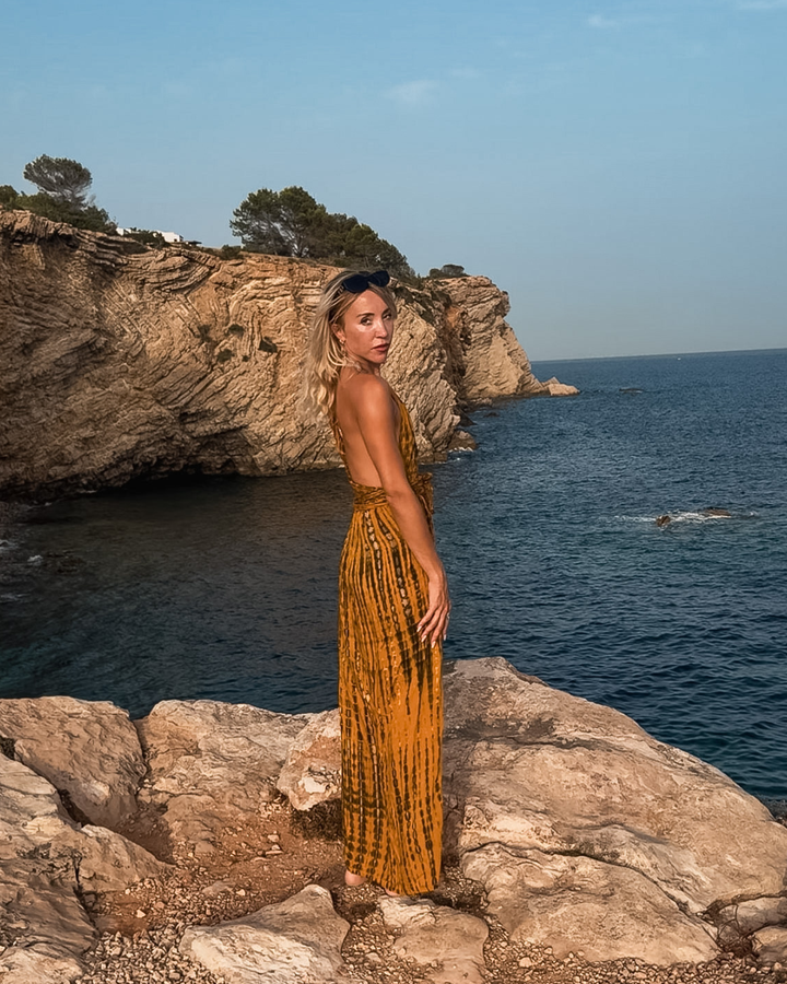 Amber Glow Maxikleid im Ibiza Stil | Boho Batik Kleid 