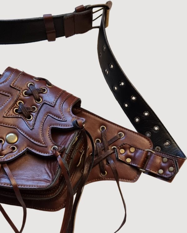 Braune Kunstleder Gürtel Hippie Tasche mit Tasche aus Fransen und Nieten 