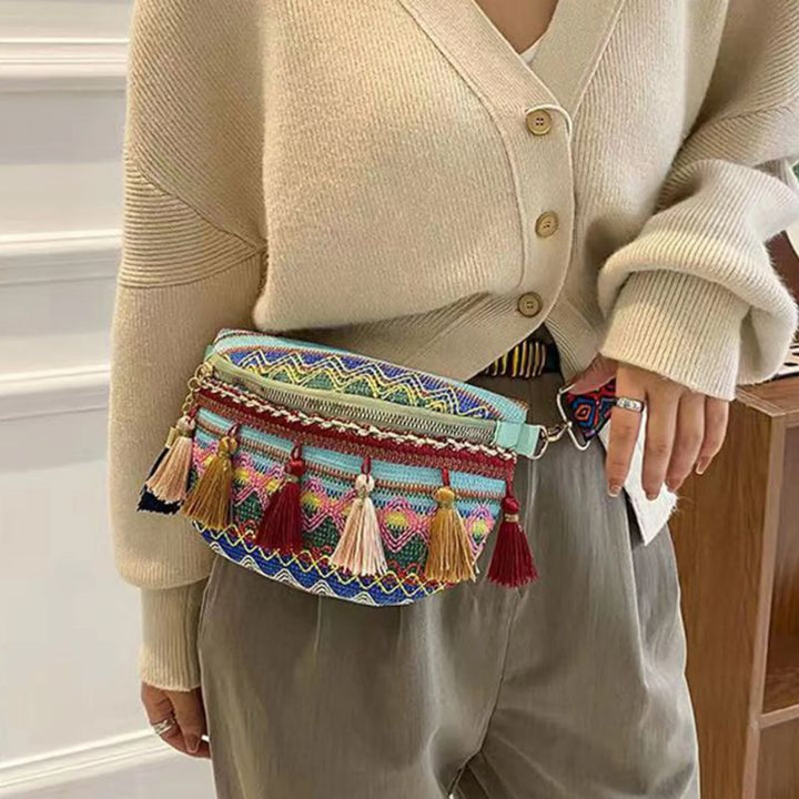 Stillvolle Hüft- Bauchtasche oder Umhängetasche mit Pompoms und Boho Ethno Muster - Baumwolle und Hanf Mischung 