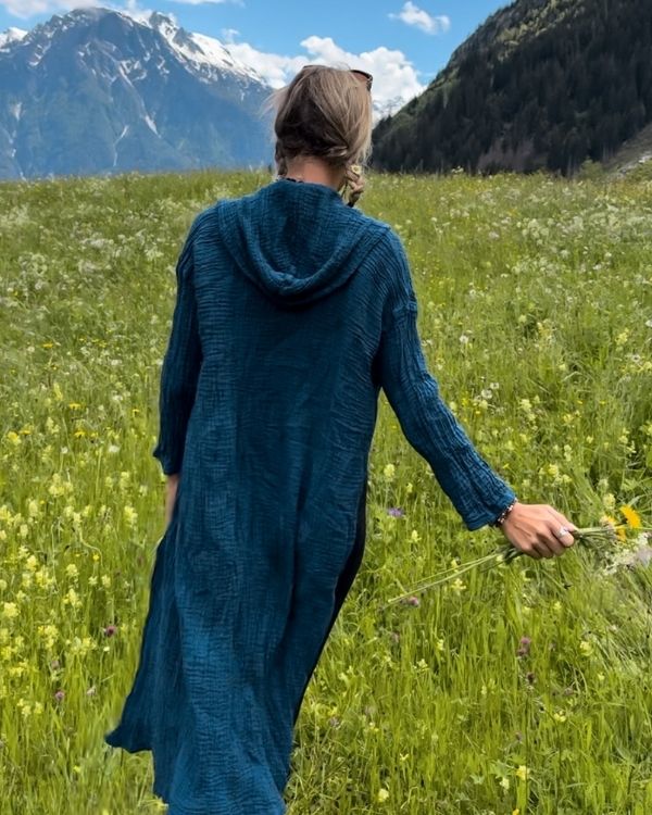 Langer Unisex Kimono mit Kapuze und aus hochwertiger Nuschi Baumwolle 