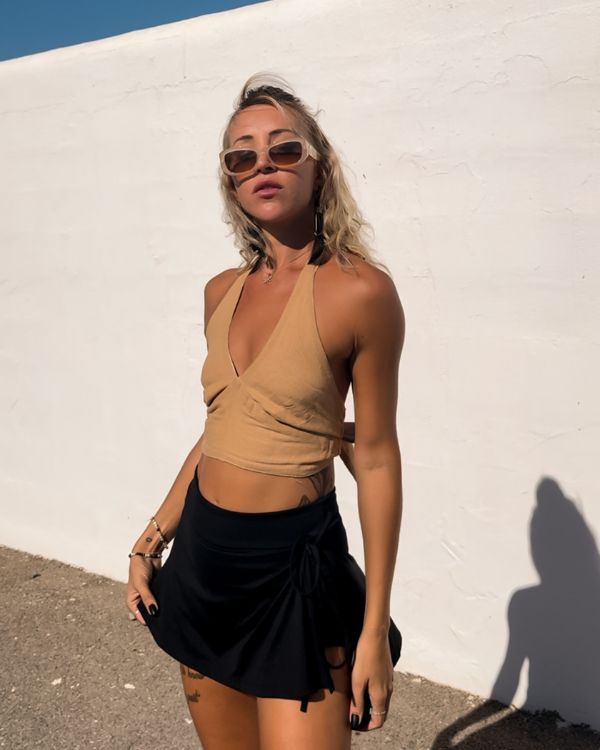 Beige braunes Boho Damen Top mit offenem Rücken und Ausschnitt 