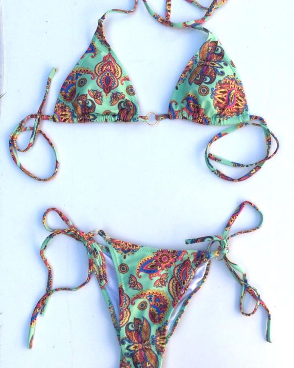  Bikini-Set mit seitlich zu bindender Badehose: Hellgrün-türkis mit Paisley-Mustern