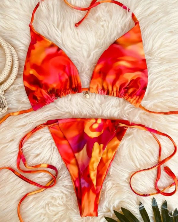 Sinnliches Bikini-Set mit farbiger Energie