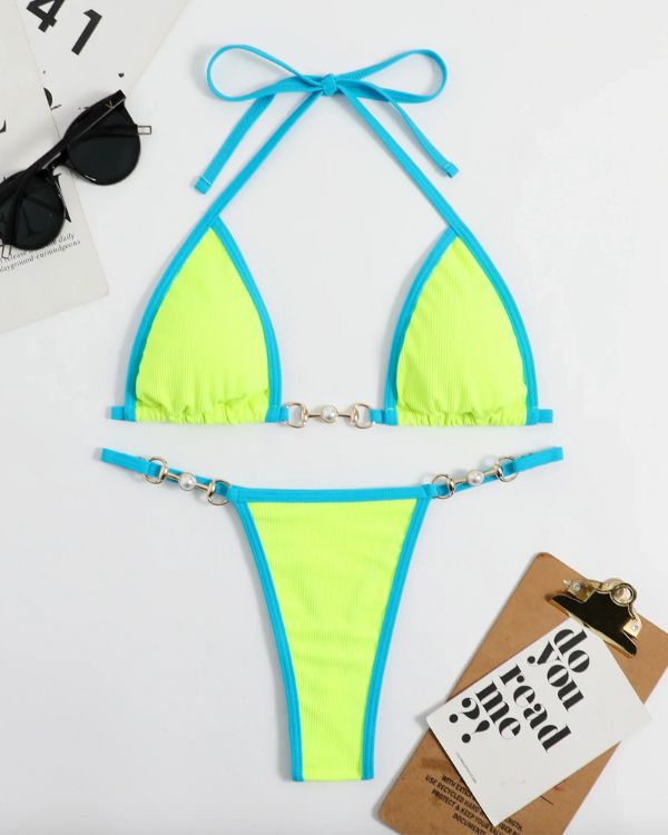 Neon farbiges knalliges Damen Bikini in gelb mit blauem Rand und Perlen Details 