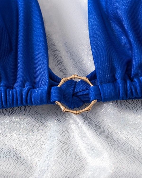 Blaues Bikini Triangel mit goldenen Kreis Details 