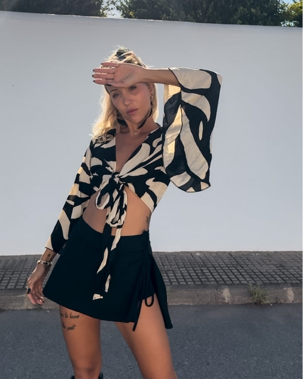 Trompetenärmel Bluse im Zebra Design Look in creme-schwarz