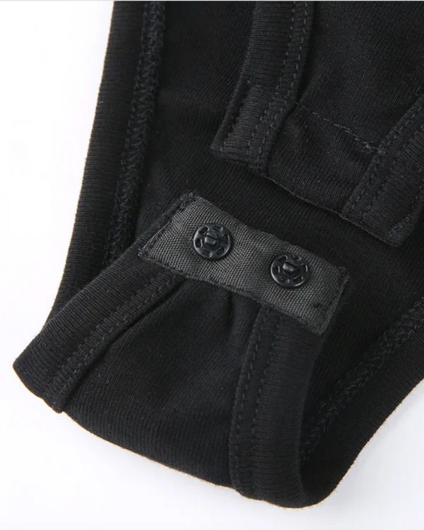 Bodysuit mit Verschluss auf der Unterseite 