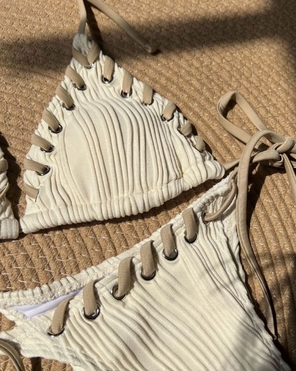 Boho Fashion Bikini Bademode in creme-weiss mit beigen Details 