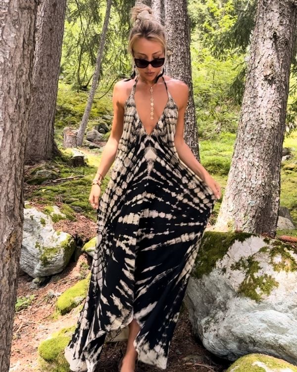 Bodenlanges Damen Boho Batik Tie Dye Kleid in schwarz-braun - Mystical Boho Kleid 
