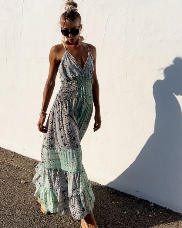 Damen Sommerkleid mit Paisley Mustern und goldenen Details 
