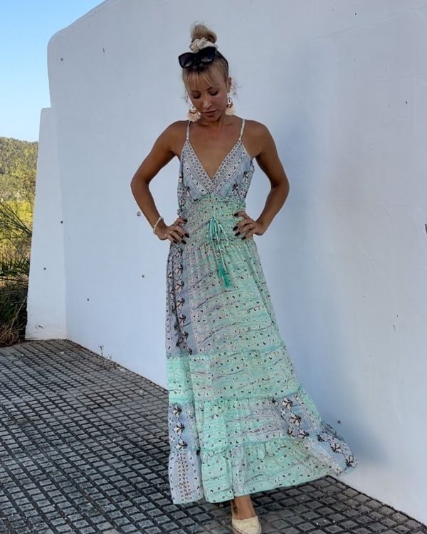 Einzigartiges Farbspiel im lila-türkis-violetten Mix für romantische Vibes - Paisley Boho Sommerkleid