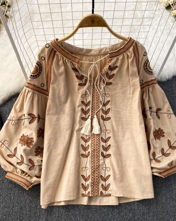 hochwertiges Damen Boho Shirt mit Natur Stickereien und weiten Ärmeln 