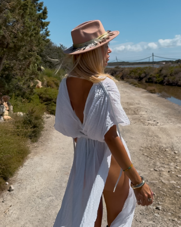 Tulum Ibiza Kleid mit hohen Schlitzen auf der Seite und Kordeln 