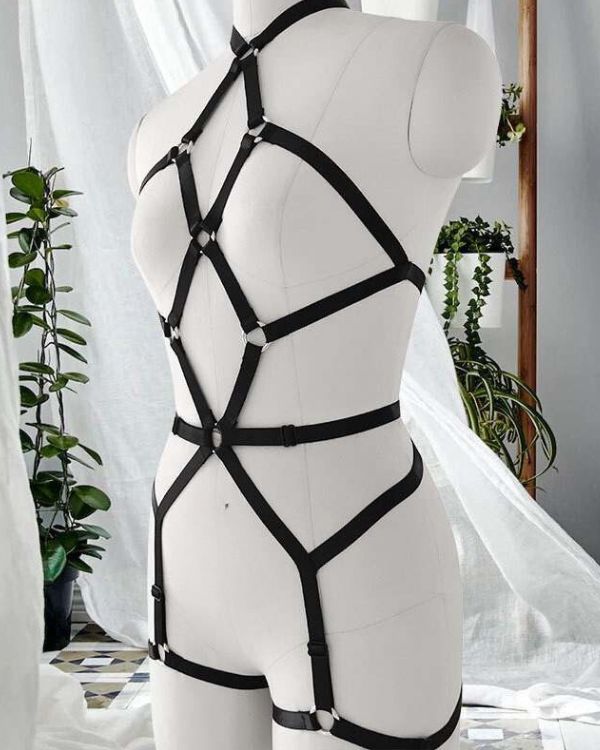 heisser Riemen Bodysuit aus verstellbaren Streifen - erotischer BDSM Kinky Look 