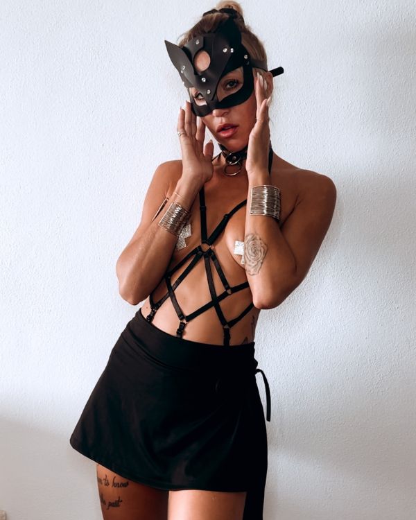 heisser Bondage Bodysuit aus verstellbaren Riemen - BDSM Kinky Look Outfit online bestellen 