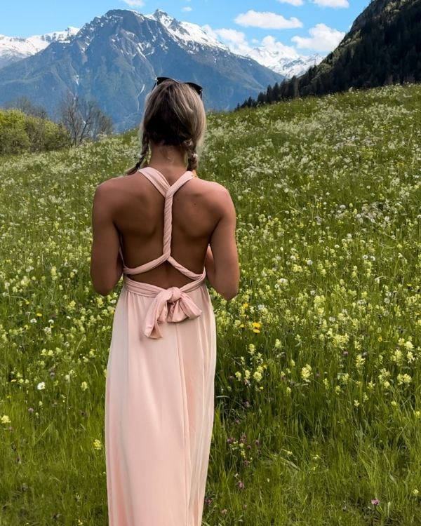 wundervolles Boho Brautjungfer Kleid in beige zum auf diverse Arten tragen 