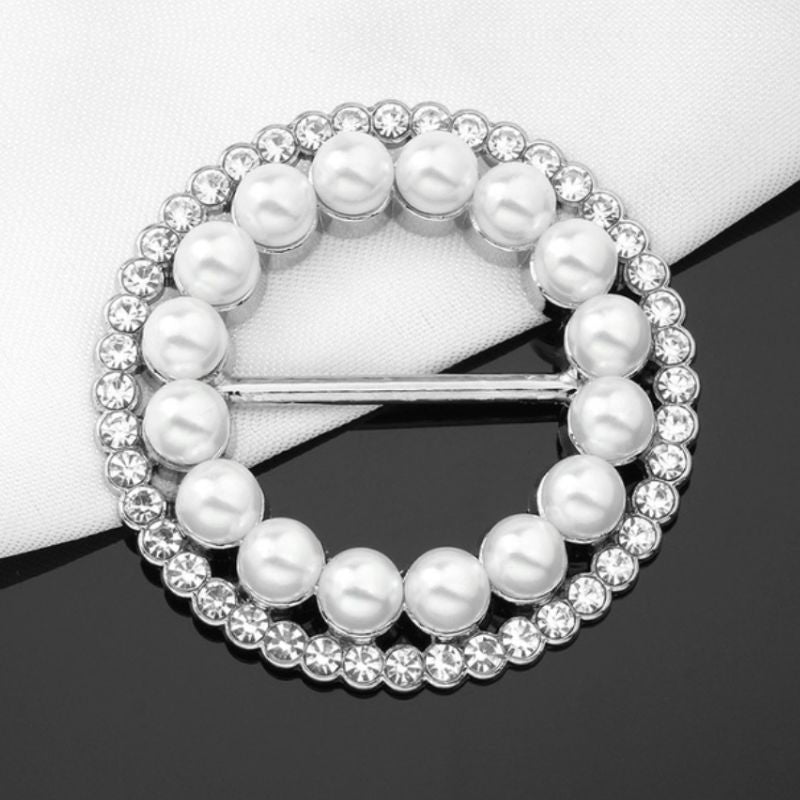 Eleganter silberner Tuchring Schalring mit weissen Perlen 