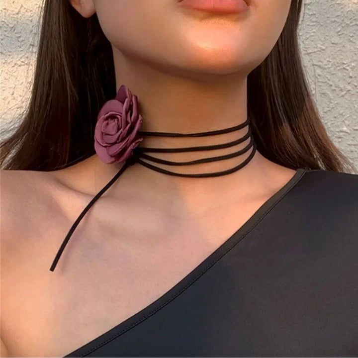 Choker Halskette mit bordeaux Rosensymbol in 3D 
