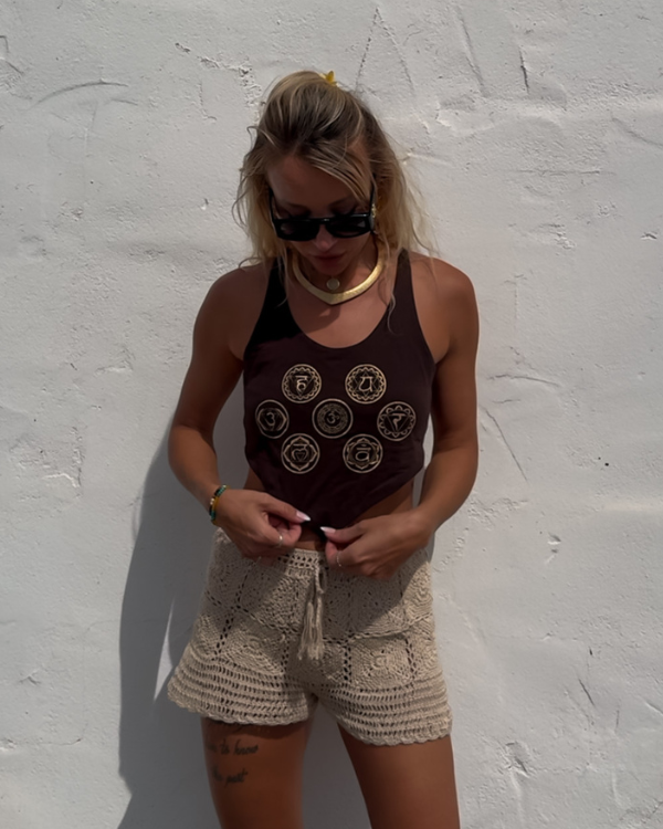 Damen Yoga Top Chakren in Gold gedruckt 
