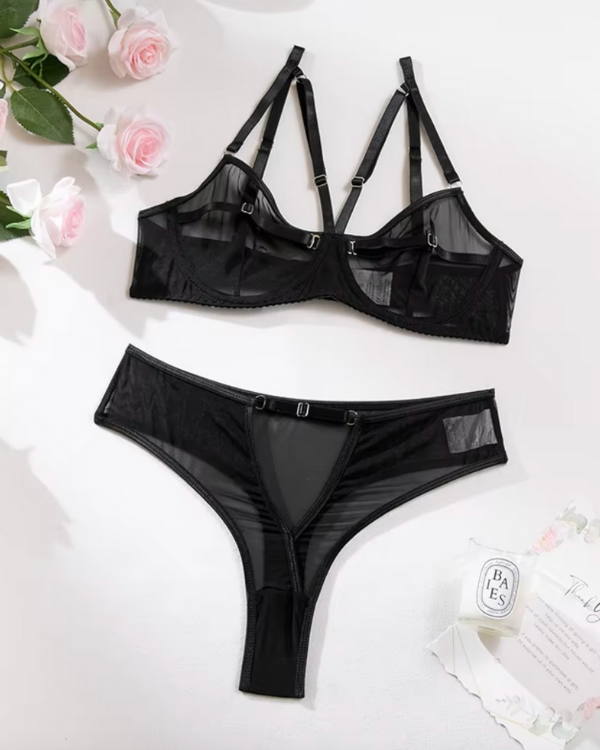 Sexy Unterwäsche in Schwarz mit provokanten Details