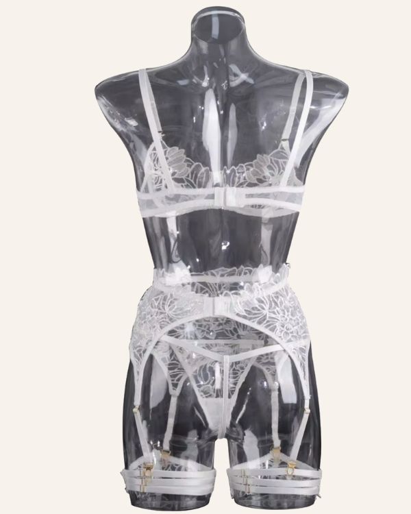 Elysia Weisses Spitzen-Dessous-Set mit Strapsen & Stickerei Elysia Weisses Spitzen-Dessous-Set mit Strapsen & Stickerei