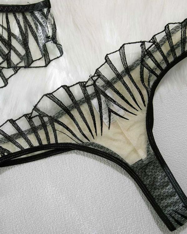 Blickdichtes Muschel-Muster im String-Tanga