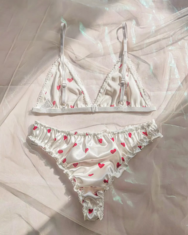 weisses Satin Look Dessous Unterwaesche Set Damen mit roten Herz Motiven 