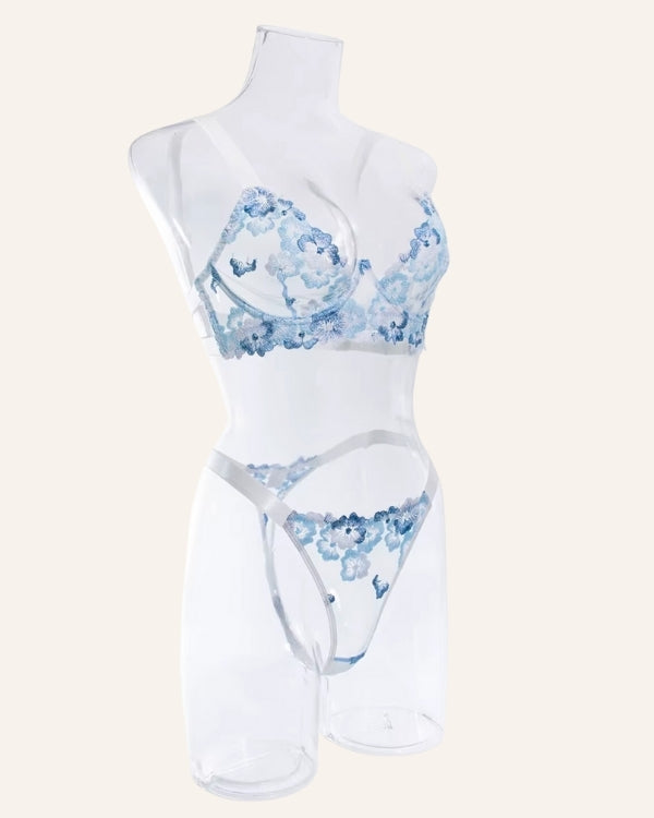 verspieltes Dessous Set mit Blumen Motiven in hellblau - Blumiges und heisses Lingerie Set 