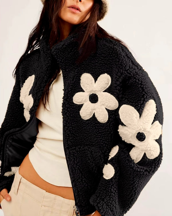 Plüsch Fleece Jacke mit Blumen Motiven - schwarze Fleecejacke mit weissen Blumen 